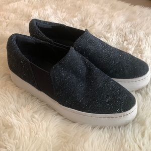 SOLD: Vince slip on Sneaker